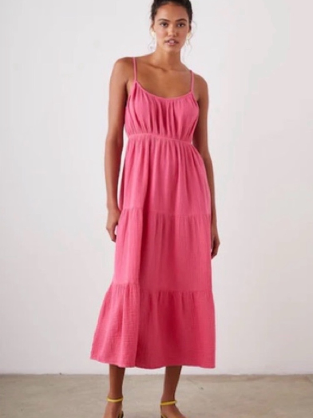 Rails Blakely Tiered Midi Dress in Hibiscus Pink M Barbiecore Vacation Staple